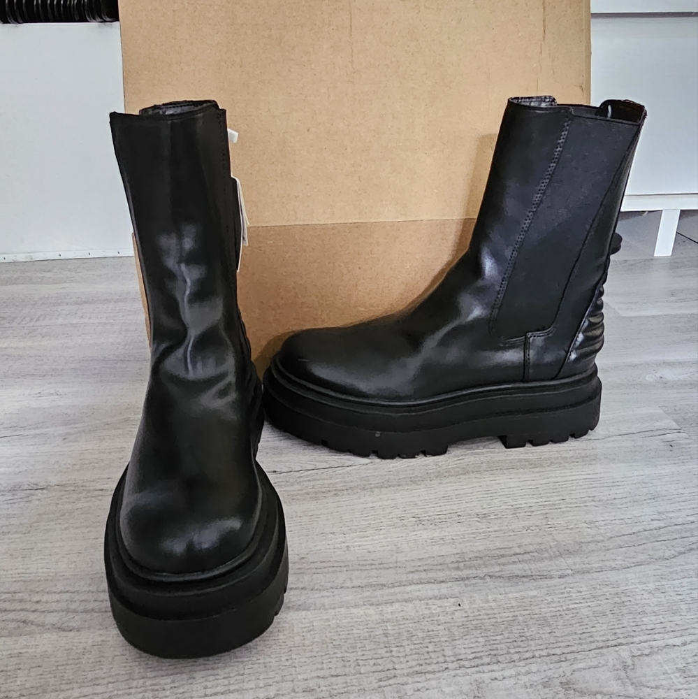 Pull&Bear Chunky Chelsea Boots NEW